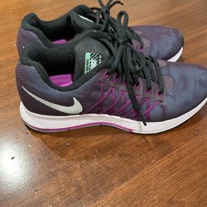 🔥women’s Nike zoom Pegasus iridescent size 6🔥
